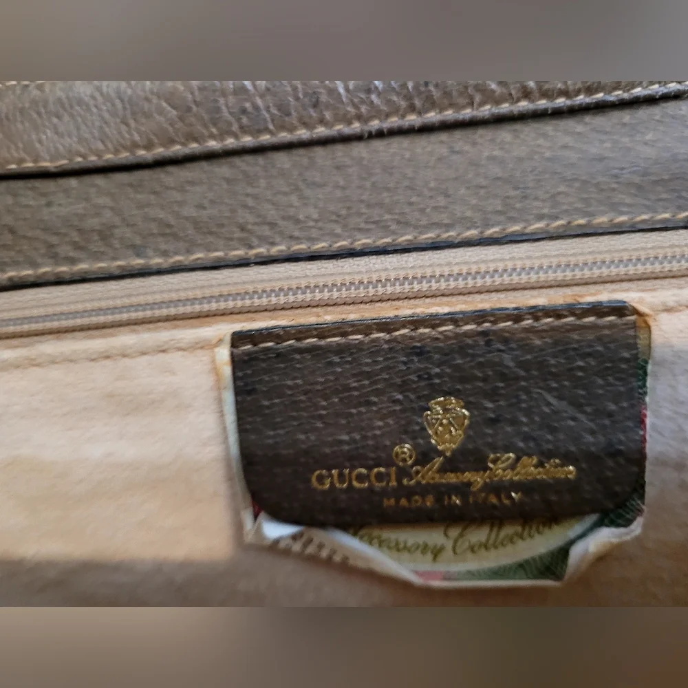 GUCCI Crosbody Bag, Clutch, Two Ways, Vintage, Prestige Condition - Picture 10 of 16
